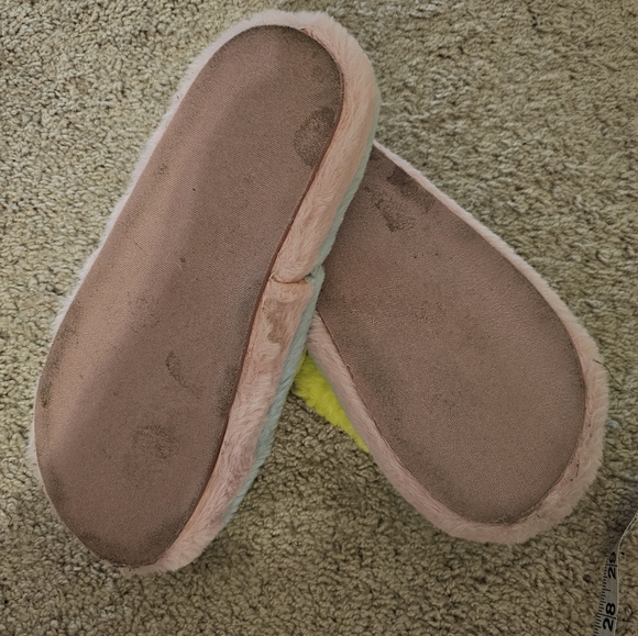 Disney Mickey and Minnie Mouse Fuzzy Slippers for Adults 8/9 - Picture 3 of 4